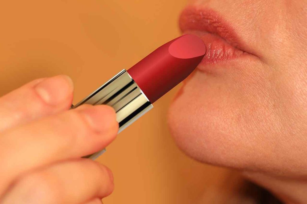 Kiss Dry Lips Goodbye: The Ultimate Guide to Long-Lasting Lipsticks
