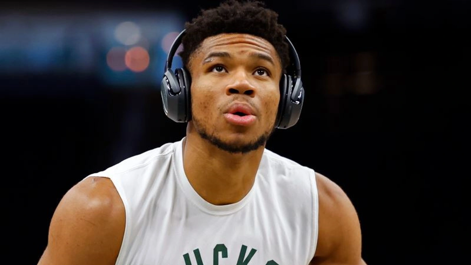 Giannis Antetokounmpo's Haircut A Trendsetting Style