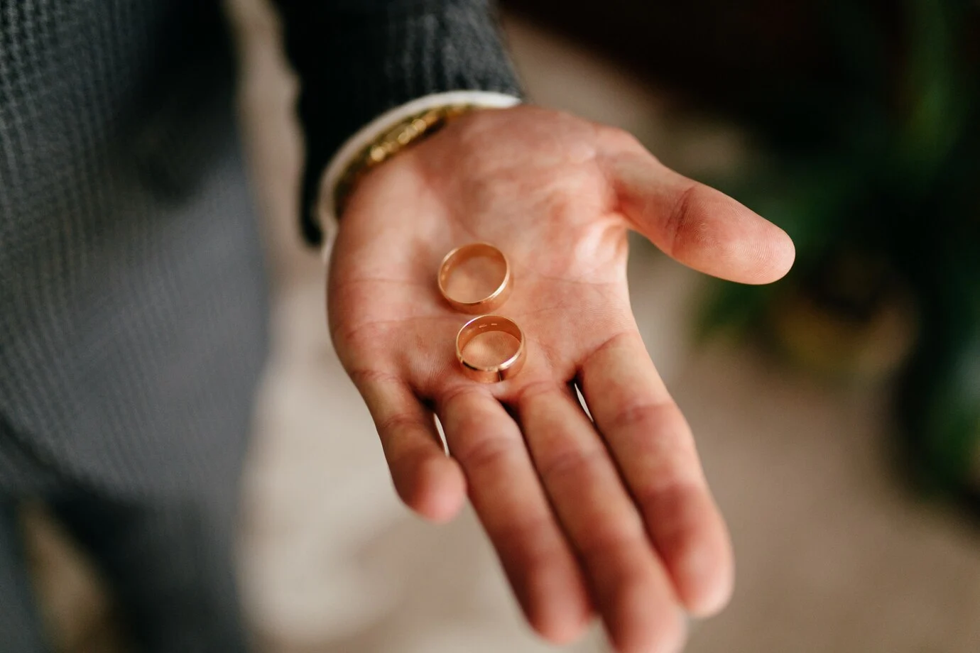 Why Did Perry Mason Wear a Pinky Ring